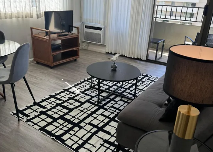1508- Heart Of Waikiki With Kitchen-Free Parking-King Bed-Corner Unit