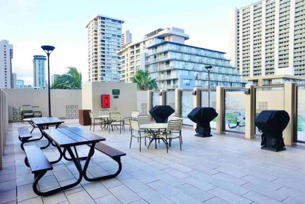 Apartamento 1508- Heart Of Waikiki With Kitchen-free Parking-king Bed-corner Unit