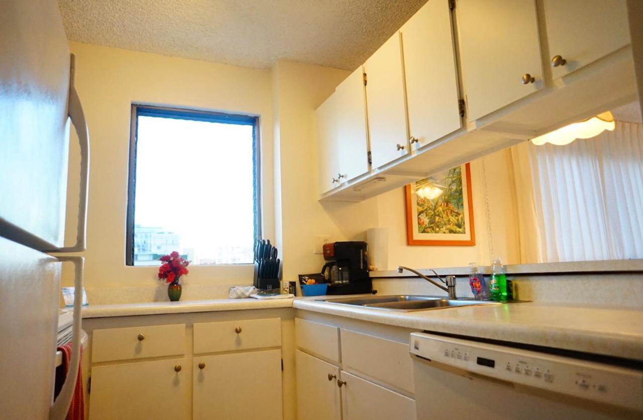 Apartamento 1508- Heart Of Waikiki With Kitchen-free Parking-king Bed-corner Unit *