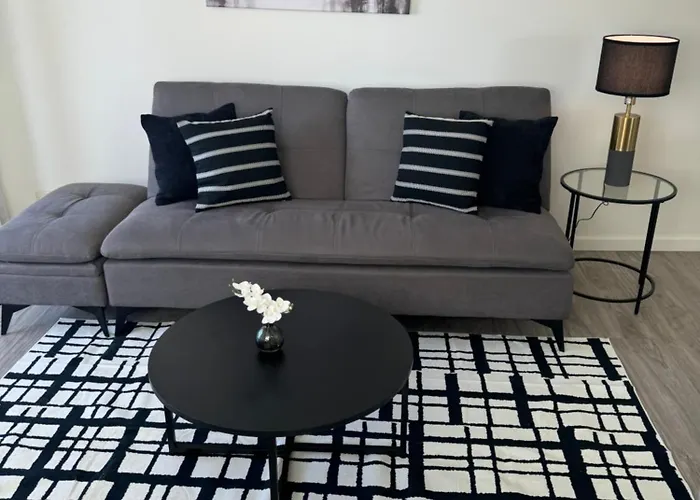 1508- Heart Of Waikiki With Kitchen-Free Parking-King Bed-Corner Unit